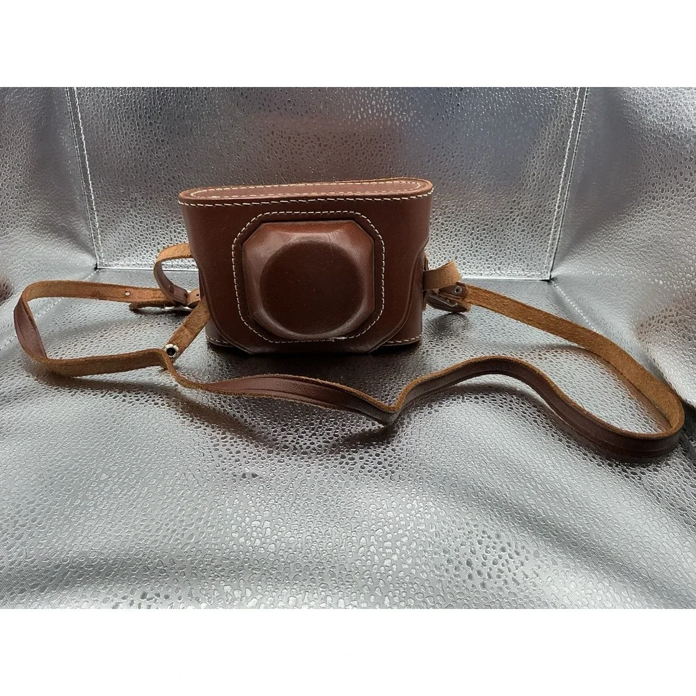 Vintage Spartus 35 35mm Bakelite Film Camera Leather Case Chicago 1950s Untested